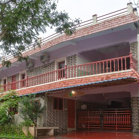 Oyo 24053 Auro Gp Guest House Auroville Exterior foto